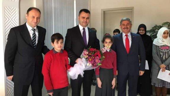 Şehit Onur Ensar Ayanoğlu ilkokulu ve Şehit Uzman Onbaşı  Mustafa Eser İmam Hatip Ortaokulunda karne töreni.