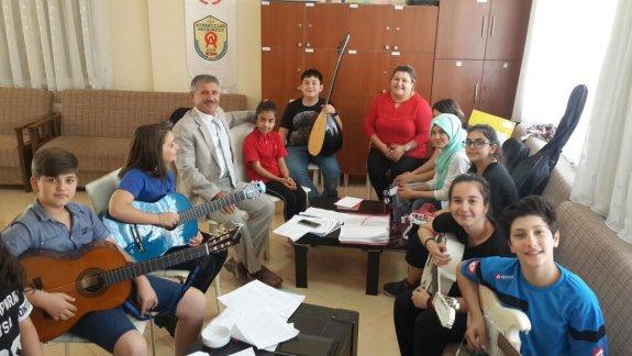 Torbalı İlçe  Milli Eğitim Müdürü Cafer TOSUN  Ayrancılar Ortaokulu Müzik sınıfını ziyaret etti.