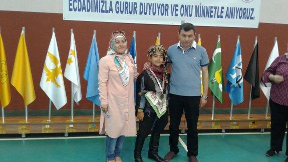 Torbalı Korucuk İlkokulu 4/A sınıfı öğrencisi Harun ATA ´´Küçük Menderes efesini arıyor´´ halk oyunları yarışmasında birinci oldu.