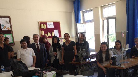 Torbalı İlçe  Milli Eğitim Müdürü Cafer TOSUN  Cumhuriyet Mesleki ve Teknik Anadolu Lisesini ziyaret etti.