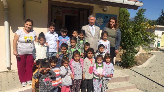 Torbalı İlçe Milli Eğitim Müdürü Cafer TOSUN Yoğurtçular  birleştirilmiş sınıf ilkokulu ve  Ana sınıfını  ziyaret etti.