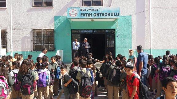 Torbalı İlçe Milli Eğitim Müdürü Cafer TOSUN Fatih Ortaokulunu ziyaret etti.