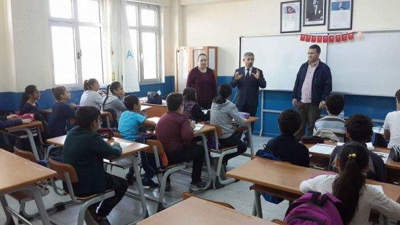 Torbalı İlçe Milli Eğitim Müdürü Cafer TOSUN hafta sonu okul ziyaretleri kapsamında Cumhuriyet  ortaokulu yetiştirme kurslarını ziyaret etti .