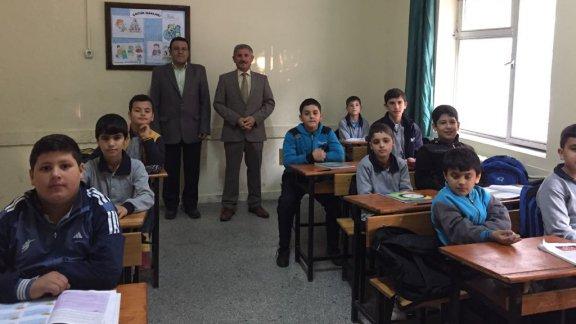 Torbalı İlçe  Milli Eğitim Müdürü Cafer TOSUN  Anadolu İmam-Hatip Lisesi Ortaokul sınıfını ziyaret etti.