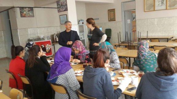 Torbalı İlçe Milli Eğitim Müdürü Cafer TOSUN hafta sonu okul ziyaretleri kapsamında Tolga Sağlam Kız Anadolu İmam Hatip Lisesini ziyaret etti.