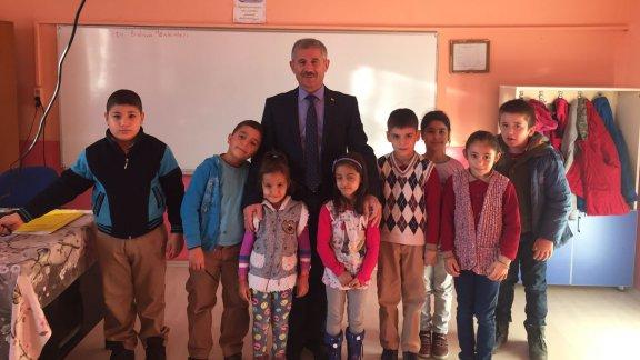 Torbalı İlçe Milli Eğitim Müdürü Cafer TOSUN Şehit Jandarma Er Atilla Sunar  Birleştirilmiş sınıf ilkokulunu  ziyaret etti.