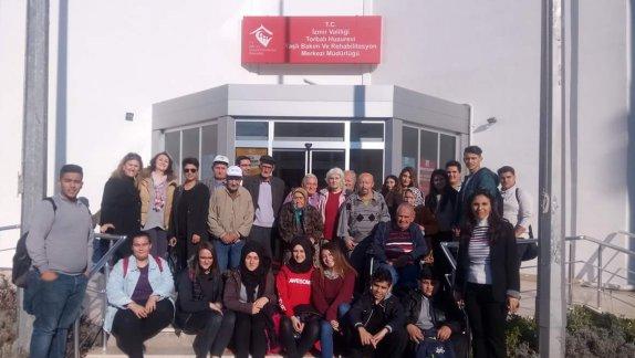 Ayrancılar Türk Telekom Çok Programlı Anadolu Lisesi öğrencileri Torbalı Huzurevine toplum hizmeti kapsamında ziyaret gerçekleştirdi
