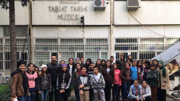 Torbalı Fatih Ortaokulu Sosyal etkinlikler çerçevesinde öğrencilerini Ege Üniversitesi Tabiat Tarihi Müzesine götürdü.