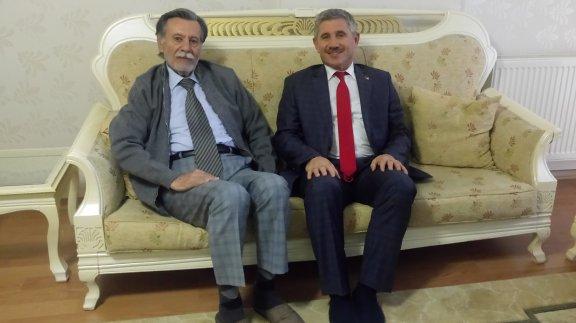 Torbalı İlçe Milli Eğitim Müdürü Cafer TOSUN Emekli İl Milli Eğitim Müdürü Mehmet Aslan AKKILIÇ´ı evinde ziyaret etti. 