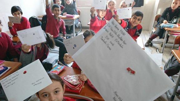 Şehit Uzman Onbaşı Mustafa Eser İmam-hatip ortaokulu öğrencilerinden Afrine Mektup...