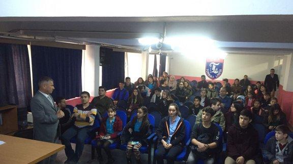 Torbalı İlçe Milli Eğitim Müdürü Cafer TOSUN, öğrenci meclis temsilcileri ile Atatürk Anadolu Lisesin toplantı salonunda biraraya geldi