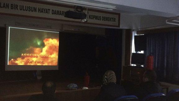 Torbalı İlçe Milli Eğitim Müdürlüğüne bağlı okullarda, Acil Durumlarda görevli 471 Destek Elemanı çalışanına  "Yangın Eğitimi Kursu"verildi.