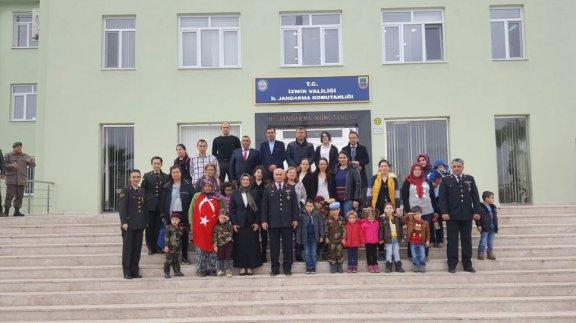 İzmir İl  Jandarma Komutanlığı Zübeyde Hanım Anaokulunu misafir etti.
