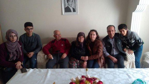Torbalı Piri Reis Mesleki ve Teknik Anadolu Lisesi Torbalı Mahallesinde Oturan Şehit Ailesi Rasime Hüseyin Kurtuldu´yu ziyaret etti.