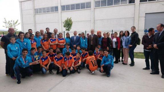 Torbalı İlçe Milli Eğitim Müdürü Cafer TOSUN Pancar Özel Mavi Teknik O. S. B Mesleki ve Teknik Anadolu Lisesini ziyaret etti. 