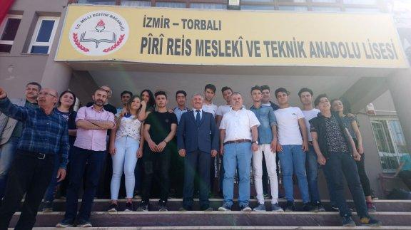 Torbalı İlçe Milli Eğitim Müdürü Cafer TOSUN okul denetimleri kapsamında 25 Nisan Çarşamba günü Piri Reis Mesleki ve Teknik Anadolu Lisesini denetledi.