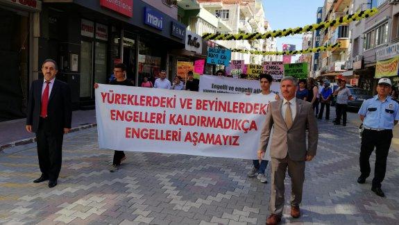 10-16 mayıs engelliler haftası kapsamında kortej yürüyüşü  Kazım Dirik Caddesinden Atatürk Meydanı´na kadar devam etti.