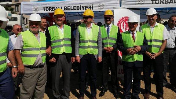24 derslikli Torbalı Anadolu İmam Hatip Lisesi temel atma töreni İzmir Milletvekili  Mahmut Atilla Kaya ve İlçe protokolünün katılımıyla yapıldı.