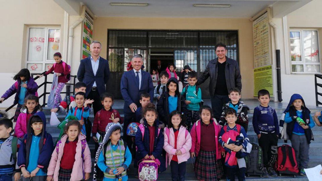 Torbalı İlçe Milli Eğitim Müdürü Cafer TOSUN okul ziyaretleri kapsamında Cumhuriyet ilkokulunu ziyaret etti.