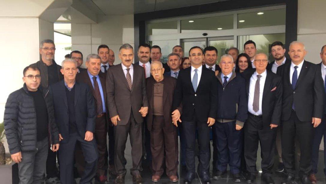 İzmir Valisi Erol AYYILDIZ ve İzmir İl Milli Eğitim Müdürü Ömer YAHŞİ  Torbalıda faaliyet gösteren Ege Suni Deri Fabrikasını ziyaret etti.