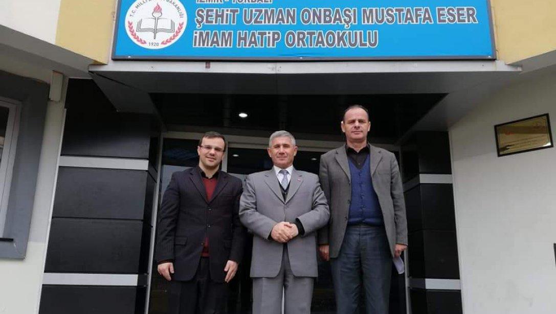 Torbalı İlçe Milli Eğitim Müdürü Cafer TOSUN okul ziyaretleri kapsamında Şehit Uzman  Onbaşı  Mustafa Eser İmam-hatip ortaokulunu ziyaret etti.