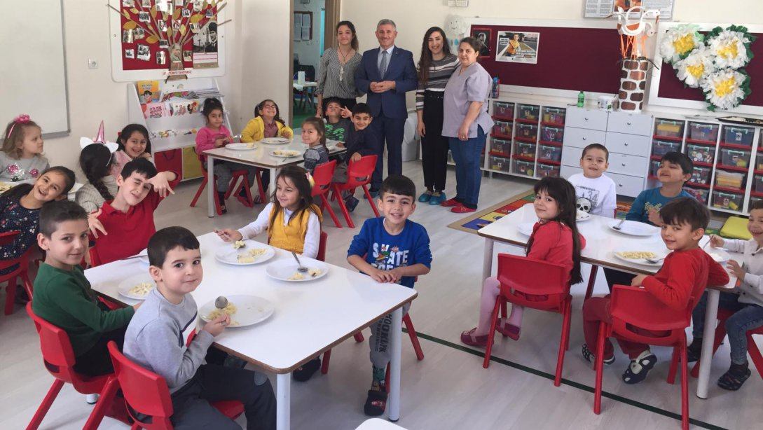 Torbalı İlçe Milli Eğitim Müdürü Cafer TOSUN okul ziyaretleri kapsamında Berfin Akçokrak  Anaokulunu ziyaret etti.