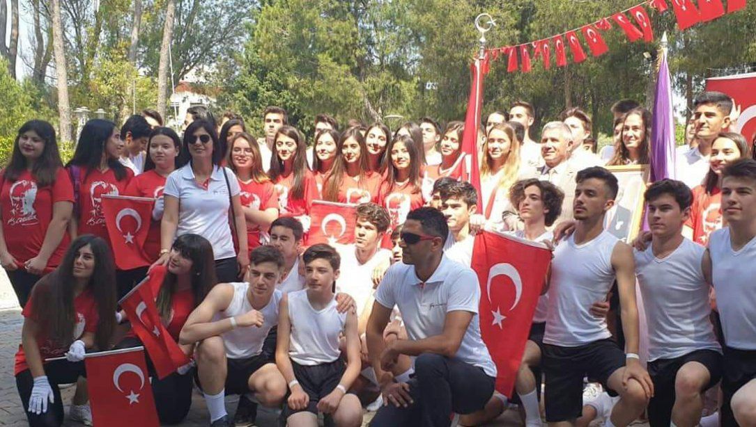 19 Mayıs Atatürk'ü Anma ve Gençlik ve Spor Bayramı Törenlerle Kutlanıyor...