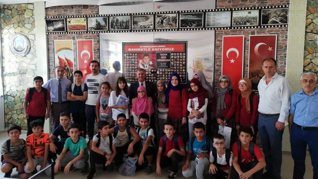 Torbalı İlçe Milli Eğitim Müdürü Cafer TOSUN  2019-2020 Eğitim-Öğretim yılı okul ziyaretler kapsamında Ayrancılar Anadolu İmam Hatip Lisesini ziyaret etti.