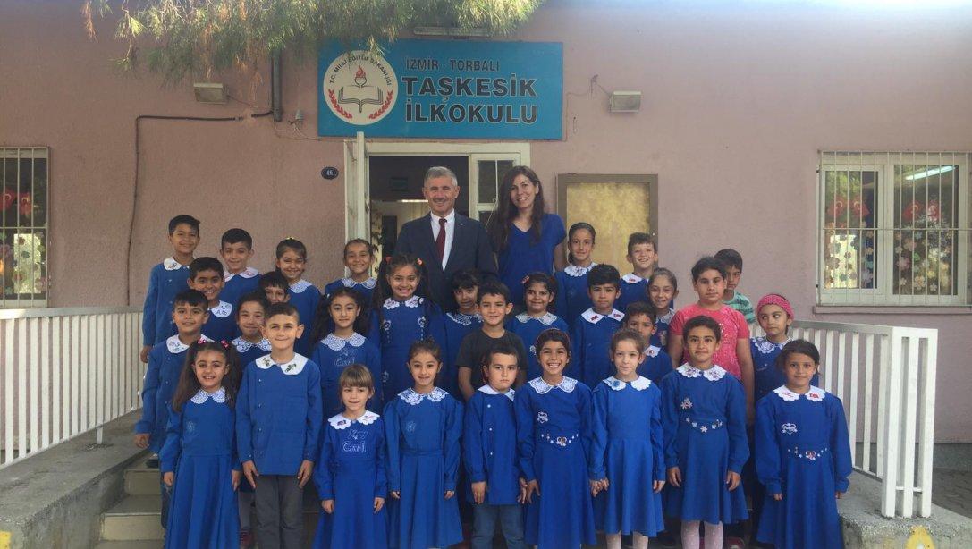 Torbalı İlçe Milli Eğitim Müdürü Cafer TOSUN 2019-2020 Eğitim-Öğretim yılı okul ziyaretler kapsamında Taşkesik İlkokulunu ziyaret etti.