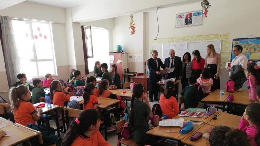 İlçe Milli Eğitim Müdürü Cafer TOSUN okul ziyaretleri kapsamında Ayrancılar Abdül Hamit İlkokulunu ziyaret etti.