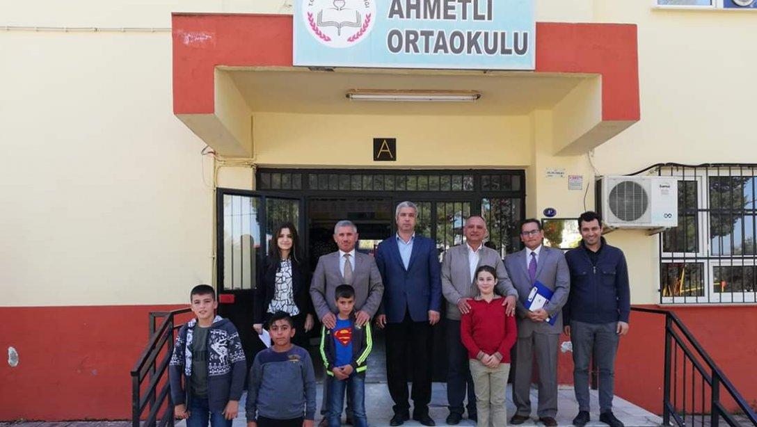 Torbalı İçe Milli Eğitim Müdürü Cafer TOSUN okul ziyaretleri kapsamında Ahmetli ilkokulu ve Ahmetli ortaokulunu ziyaret etti.