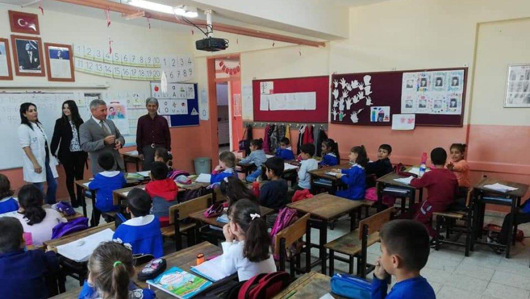 Torbalı İlçe Milli Eğitim Müdürü Cafer TOSUN okul ziyaretleri kapsamında Özbey ilkokulu ve Özbey ortaokulunu ziyaret etti.