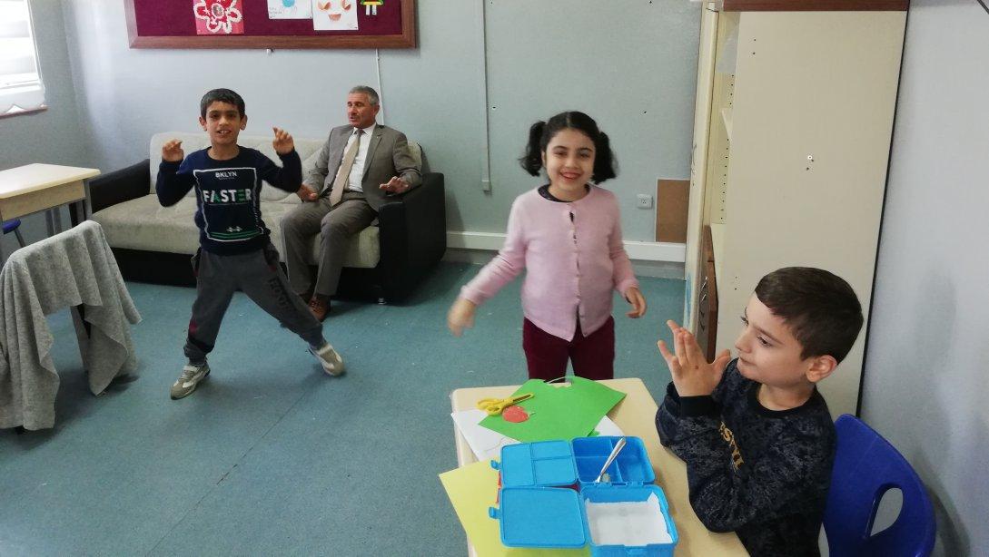 Torbalı İlçe Milli Eğitim Müdürü Cafer TOSUN okul ziyaretleri kapsamında Cumhuriyet ortaokulunu  ziyaret etti.