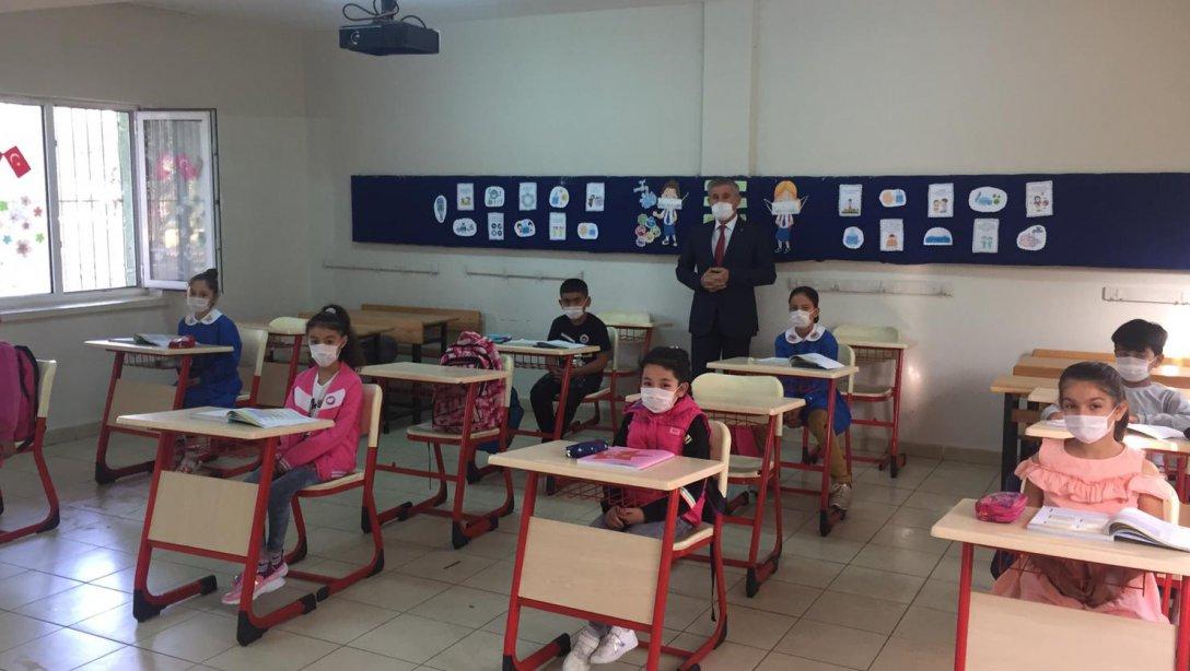 İlçe Milli Eğitim Müdürü Cafer Tosun Taşkesik İlkokulunu ziyaret etti.