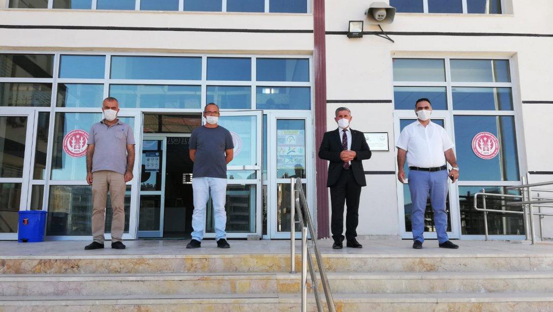 İlçe Milli Eğitim Müdürü Cafer Tosun Torbalı Anadolu İmam Hatip Lisesi Fen ve Sosyal Bilimler Proje Okulunu ziyaret etti.