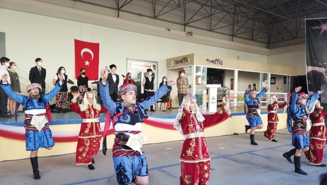 Sema Karhan Anadolu Lisesi'nde Muhteşem Kutlama 