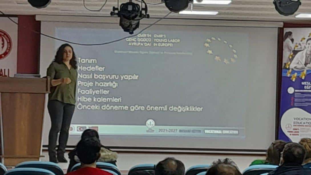 İzmir İl Milli Eğitim Müdürlüğü Ar-Ge öğretmenleri İlçemizde Avrupa Birliği projelerine hazırlık seminerleri verdi. 