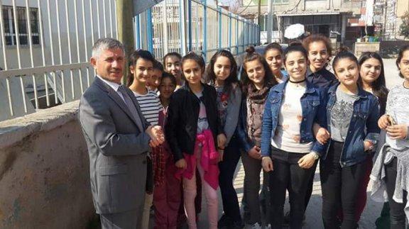 Torbalı İlçe  Milli Eğitim Müdürü Cafer TOSUN Şehit Çavuş Haydar Arda Erertingi  Ortaokulunu ziyaret etmiştir.