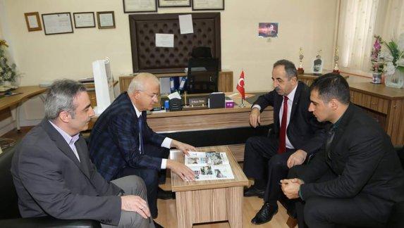 Torbalı Belediye Başkanı Adnan Yaşar GÖRMEZ Anadolu Lisesini ziyaret etti.