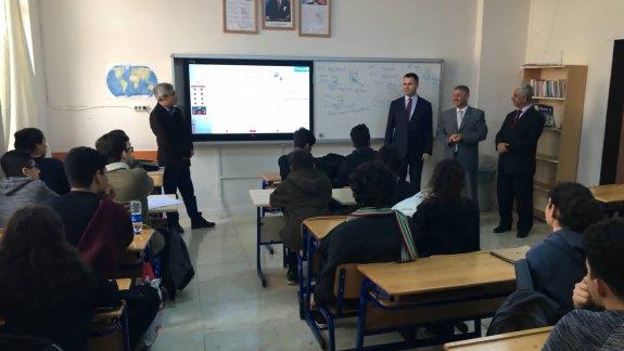 Torbalı Kaymakamı Kadir Sertel OTCU ve Torbalı İlçe Milli Eğitim Müdürü Cafer TOSUN 7 Eylül Anadolu Lisesini ziyaret etti.