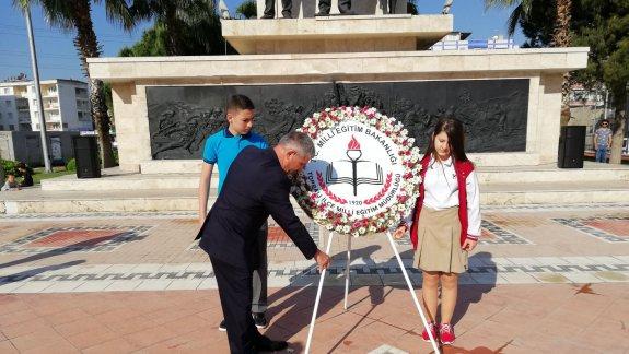 23 Nisan Ulusal Egemenlik ve Çocuk Bayramı Torbalıda coşkuyla kutlanıyor.Kutlamalar kapsamında ilk olarak sabah 9.00da Atatürk Anıtına Çelenk konuldu.