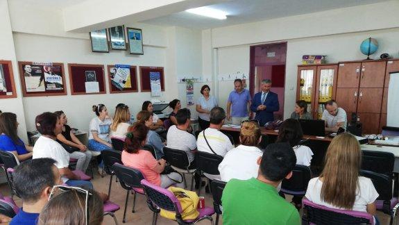 Torbalı İlçe Milli Eğitim Müdürü Cafer TOSUN Piri Reis Mesleki ve Teknik Anadolu Lisesinde Mesleki çalışma seminerlerini ziyaret etti.