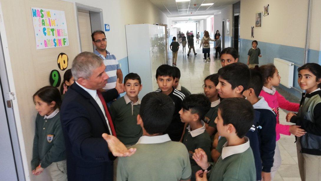 Torbalı İlçe Milli Eğitim Müdürü Cafer TOSUN okul ziyaretleri kapsamında Hasan Salih Çetinel Ortaokulunu  ziyaret etti.