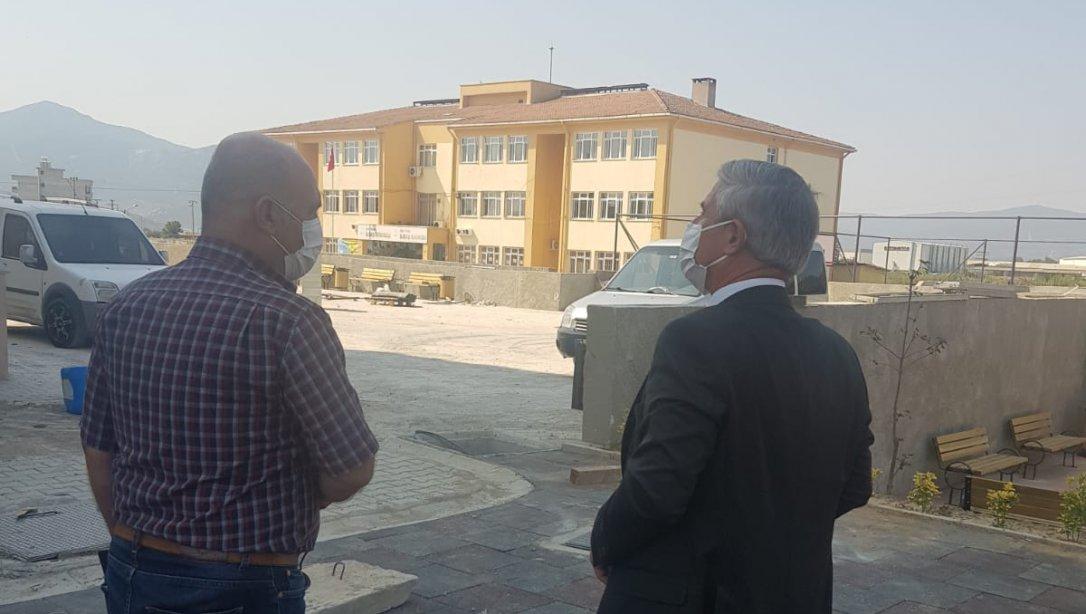 İlçe Milli Eğitim Müdürü Cafer Tosun Subaşı İlkokulu'nu ziyaret etti ve yapımı devam eden okul inşaatını gezdi.