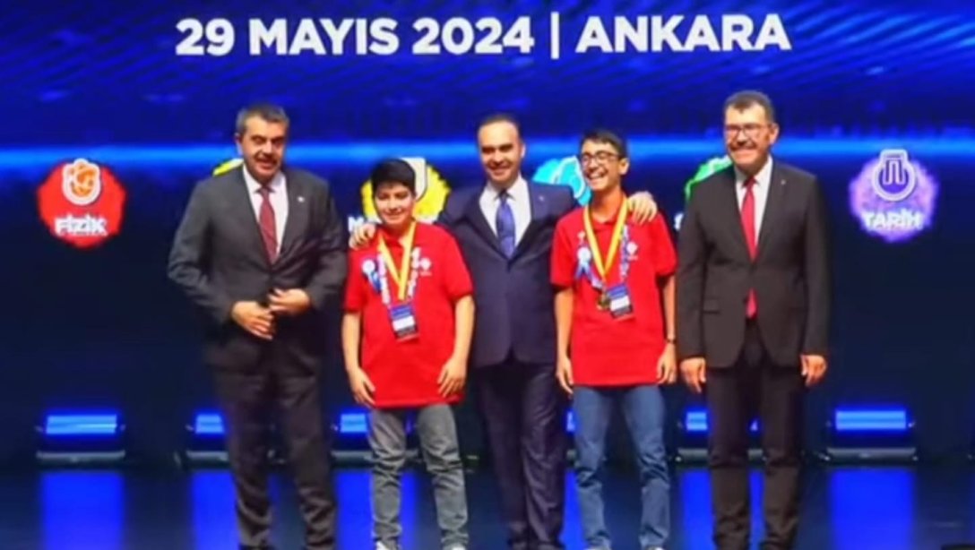 18. TÜBİTAK 2204-B ORTAOKUL ÖĞRENCİLERİ ARAŞTIRMA YARIŞMASINDA TORBALI TURUNCU KOLEJİ TÜRKİYE BİRİNCİSİ OLDU